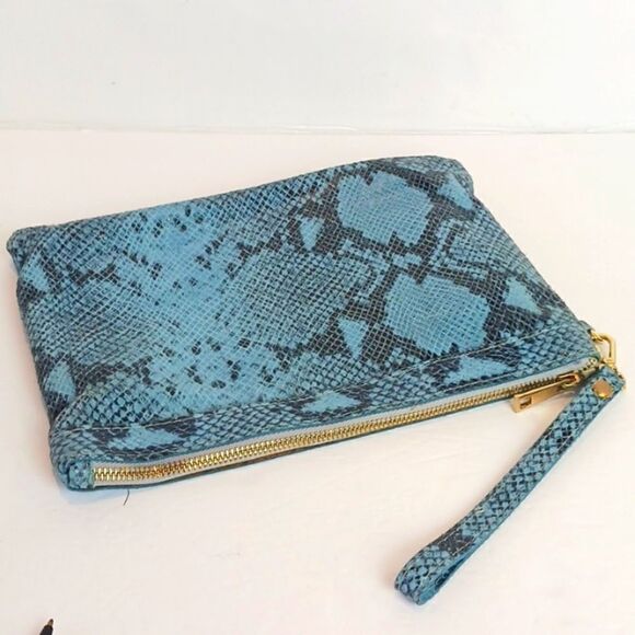 Laura Dimaggio  blue python pattern leather clutch/ wristlet - Picture 8 of 9